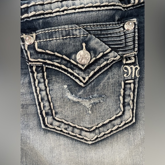 MISS ME SHORTS - Picture 3 of 8